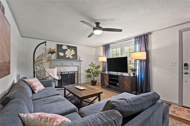 3415 W 95th St, Overland Park, KS 66206