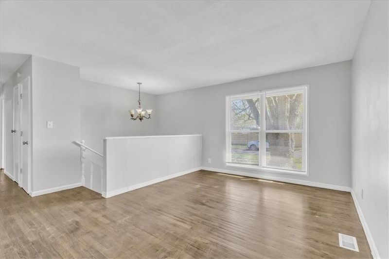 8802 E 92nd St, Kansas City, MO 64138