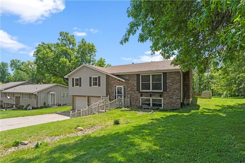 707 W Fairway Dr, Plattsburg, MO 64477