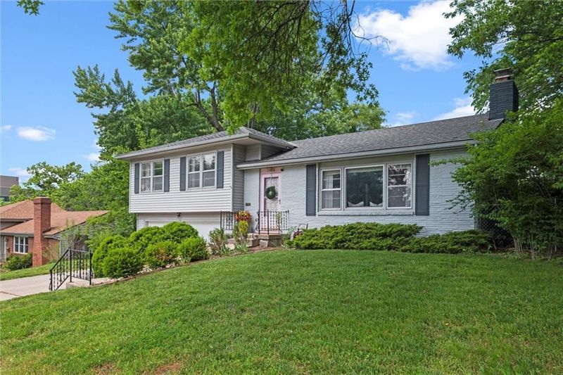 1104 W 89th St, Kansas City, MO 64114