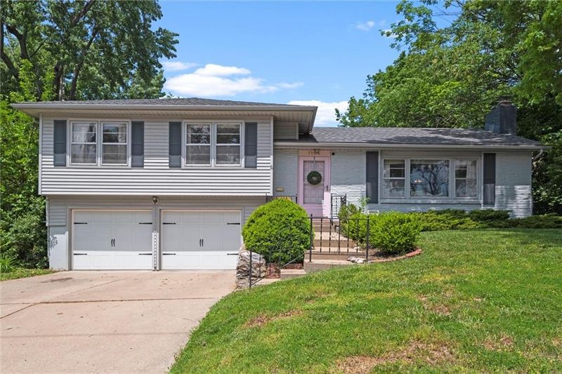 1104 W 89th St, Kansas City, MO 64114