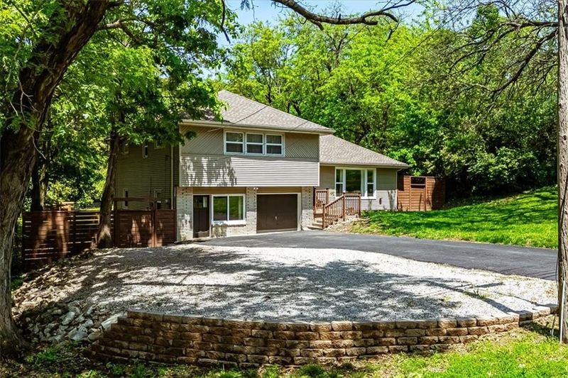 7508 E 83rd St, Kansas City, MO 64138