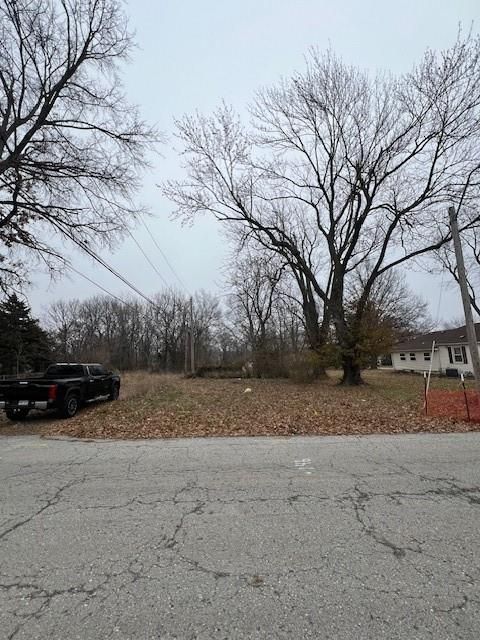 3627 Ditzler Ave, Kansas City, MO 64133