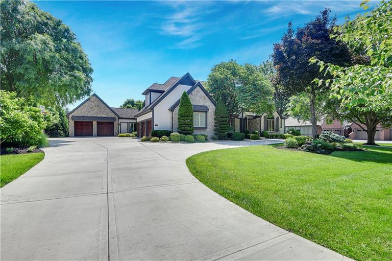 14575 Granada Cir, Leawood, KS 66224
