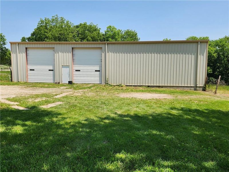 15921 Cantrell Rd, Bonner Springs, KS 66012