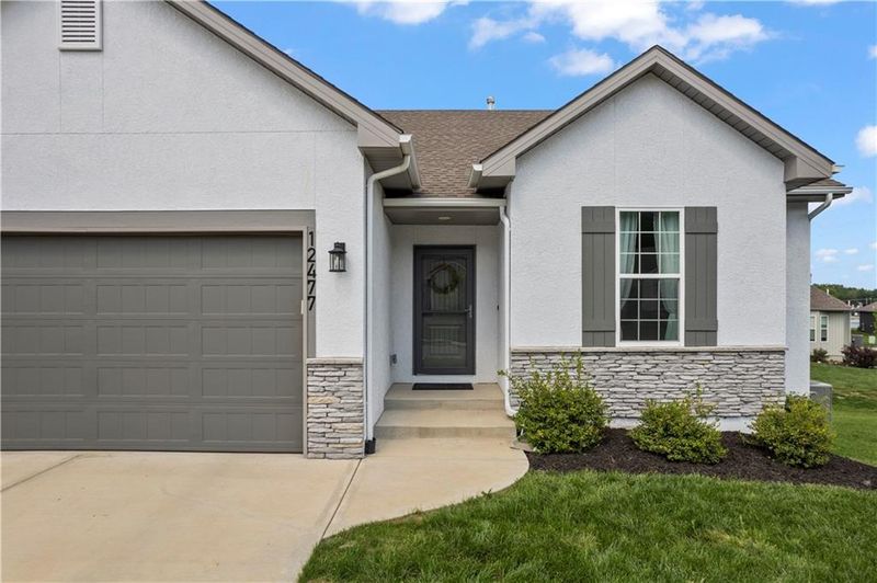 12477 Meadow Ln, Kansas City, KS 66109