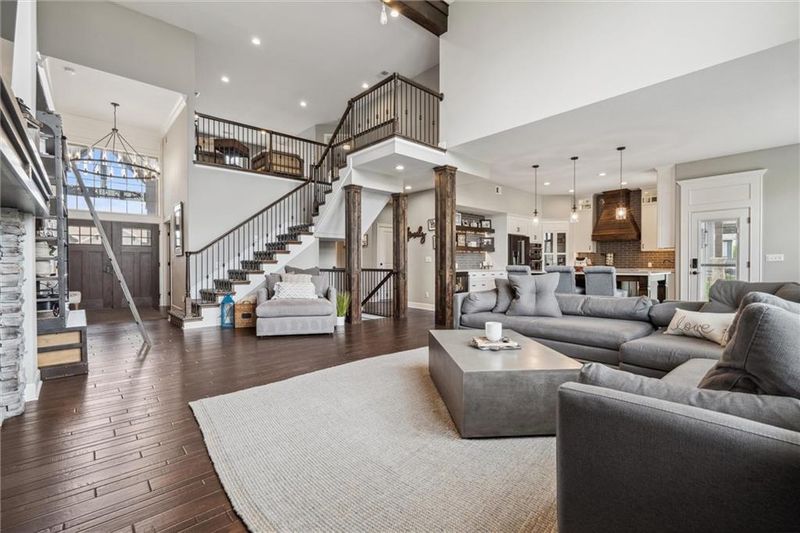 1321 NE Brandywine Rd, Lee's Summit, MO 64064