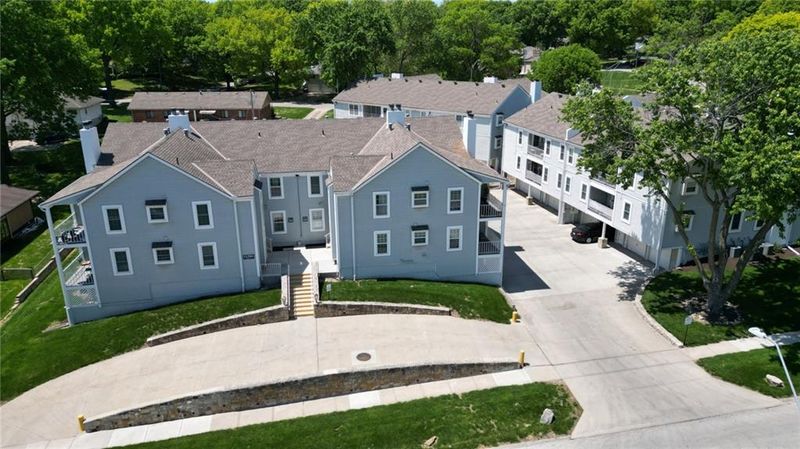 11306 Oak St #3, Kansas City, MO 64114