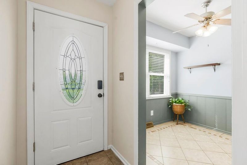 8321 Oak St, Kansas City, MO 64114
