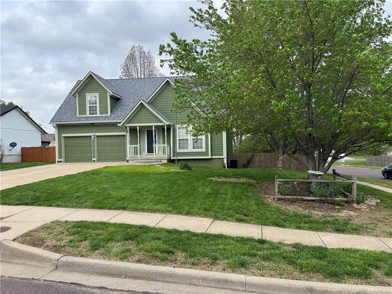 21790 S Race St, Spring Hill, KS 66083