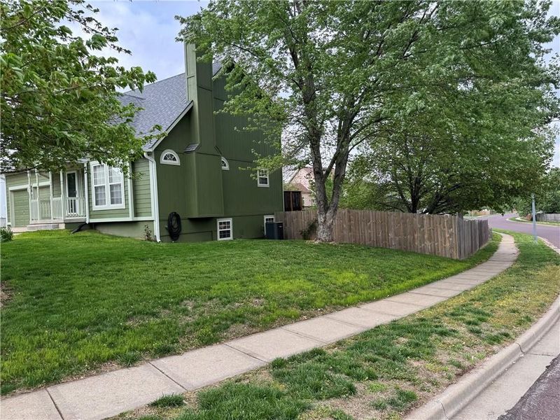 21790 S Race St, Spring Hill, KS 66083
