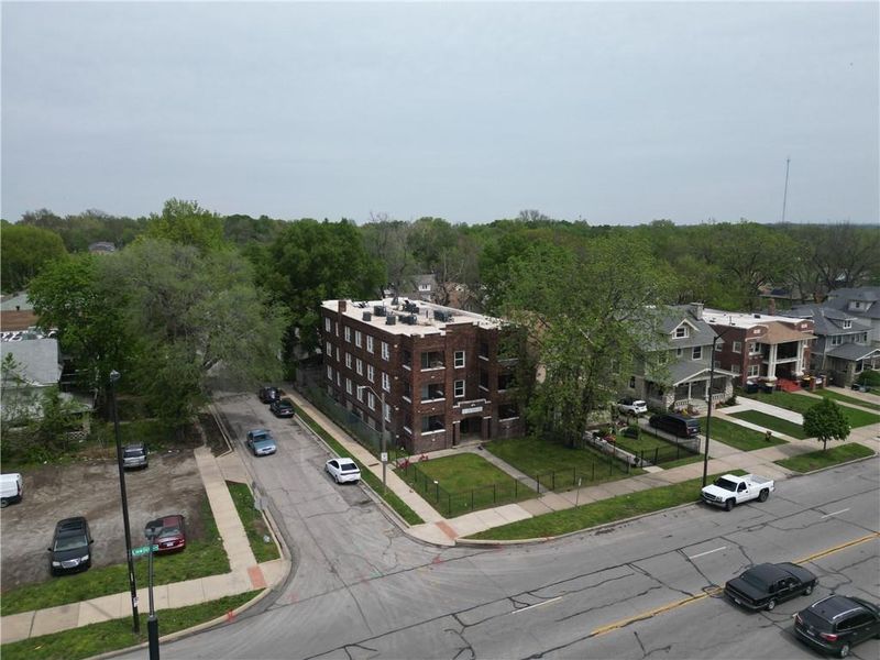3000 E Linwood Blvd, Kansas City, MO 64128