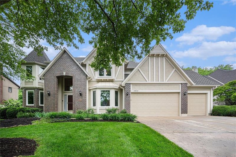 13816 Eby St, Overland Park, KS 66221