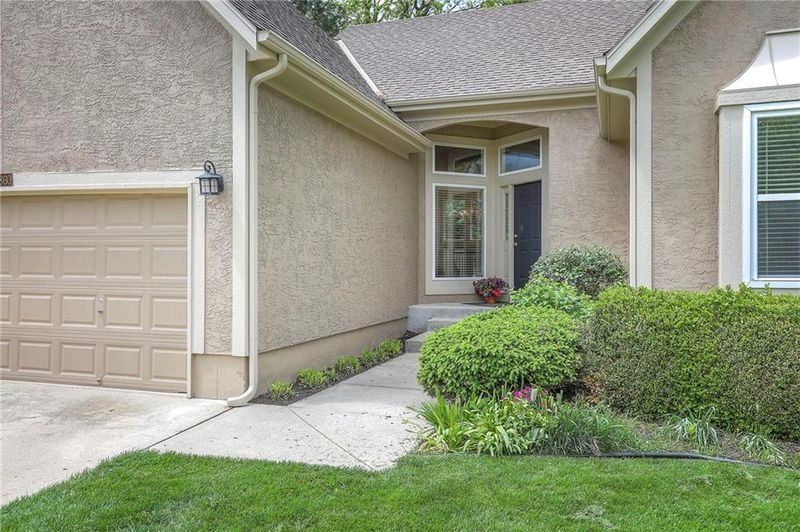 14860 Floyd Ln, Overland Park, KS 66223