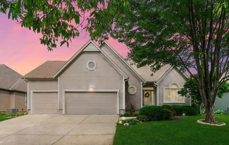 9915 Vista Dr, Lenexa, KS 66220