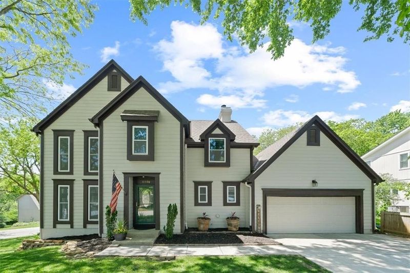 11408 S Hunter Dr, Olathe, KS 66061