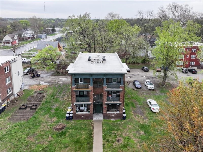 2713-2715 Benton Blvd, Kansas City, MO 64128