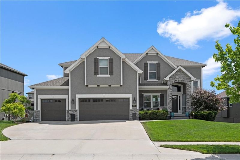 1915 NE 114th Ter, Kansas City, MO 64155