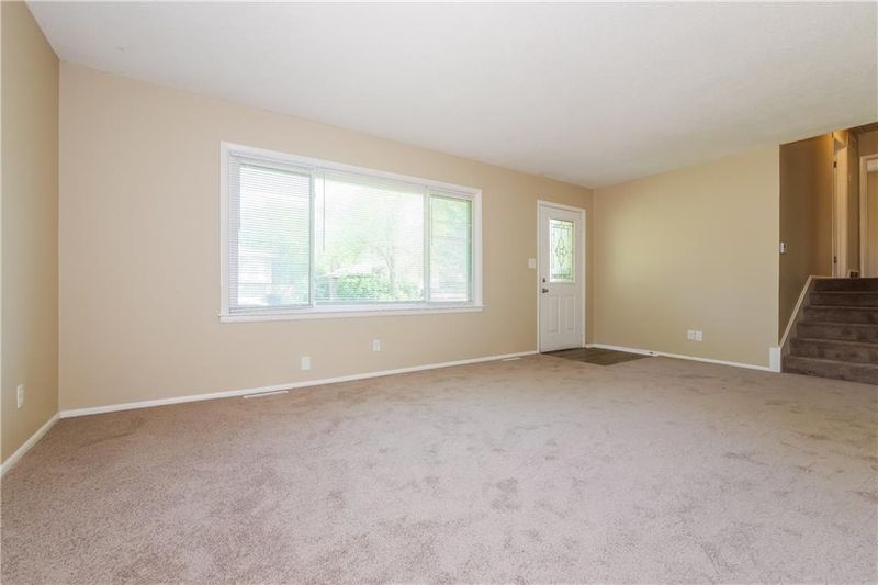 8401 E 92nd Ter, Kansas City, MO 64138