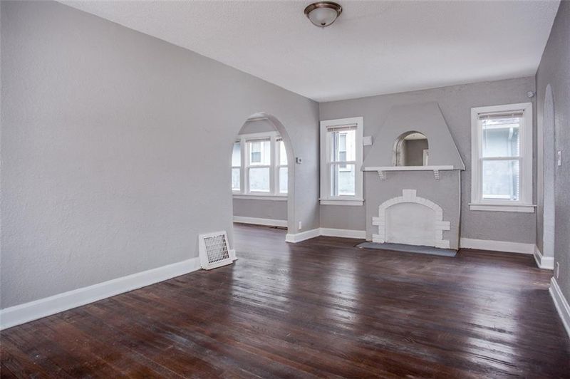 2206 E 67 Ter, Kansas City, MO 64132
