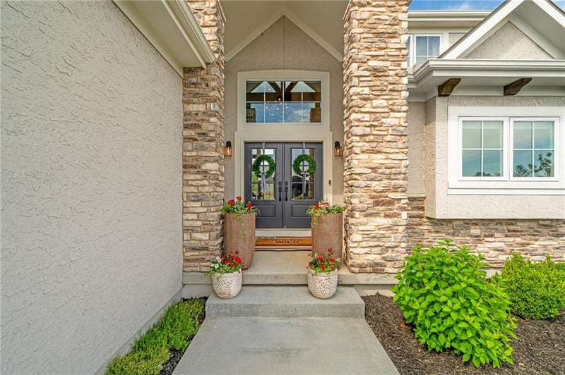 2705 NE Crestview St, Blue Springs, MO 64029