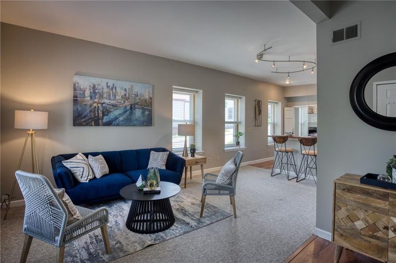 37 E 29th St, Kansas City, MO 64108