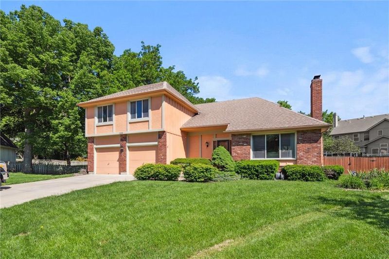 11290 Hadley St, Overland Park, KS 66210