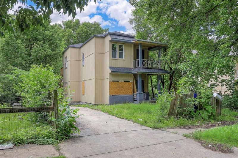 3021 E 8th St, Kansas City, MO 64124