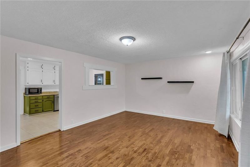 5406 N Central St, Kansas City, MO 64118
