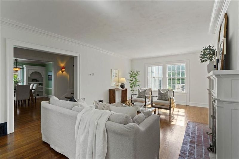 5427 Central St, Kansas City, MO 64112