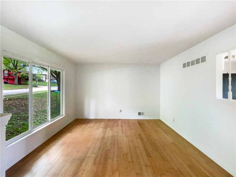 8412 E 103rd Ter, Kansas City, MO 64134
