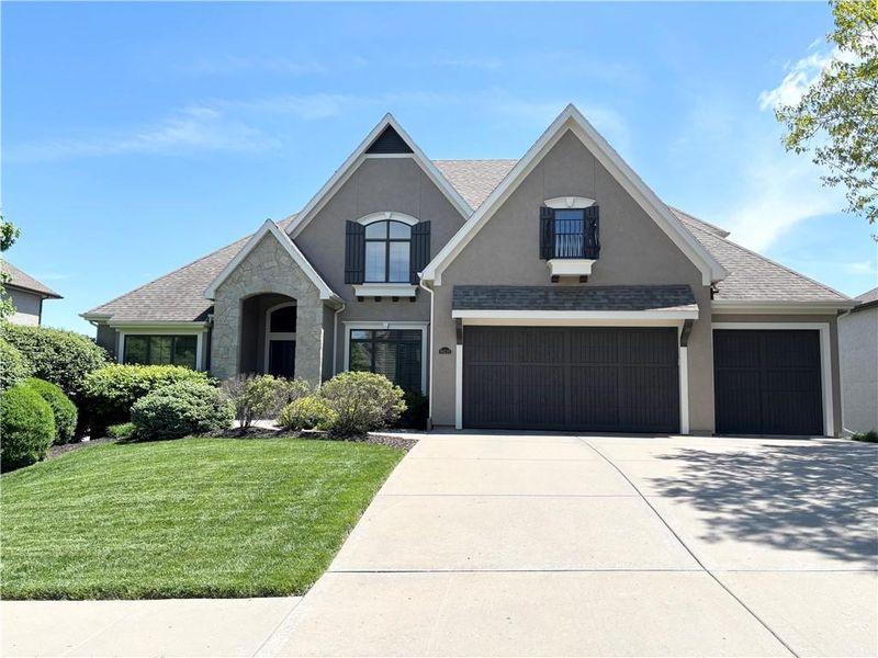 10233 N Prospect Ave, Kansas City, MO 64155