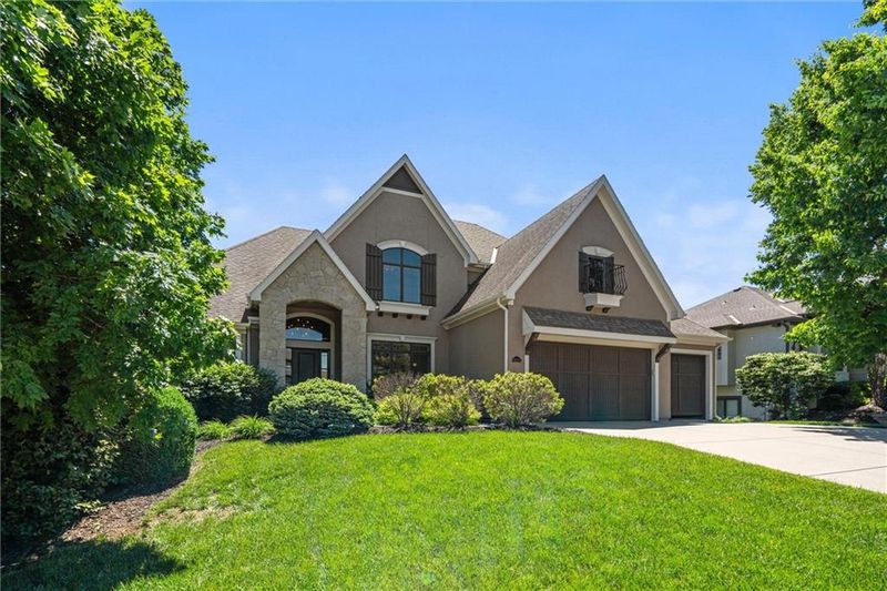 10233 N Prospect Ave, Kansas City, MO 64155