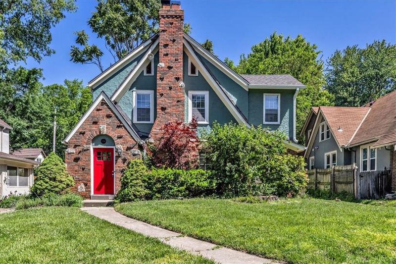 226 E 73rd St, Kansas City, MO 64114