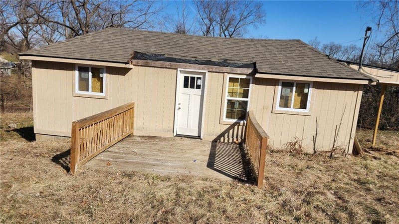 3933 N Lister Ave, Kansas City, MO 64117