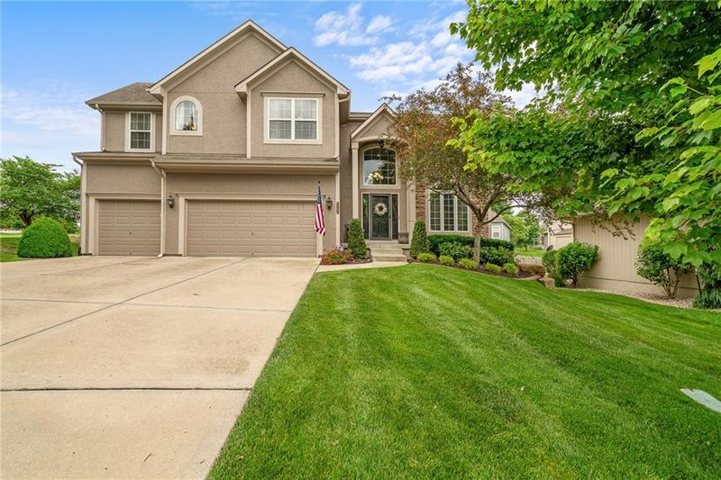 2703 SW 9th Ter, Lee's Summit, MO 64081