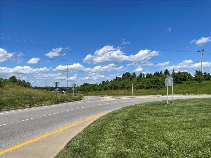 3 2 Acres Hampton/45 Hw, Parkville, MO 64152