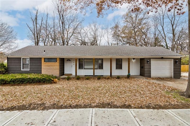 305 E 89th St, Kansas City, MO 64114