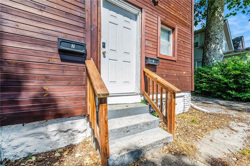 4616 Tracy Ave, Kansas City, MO 64110