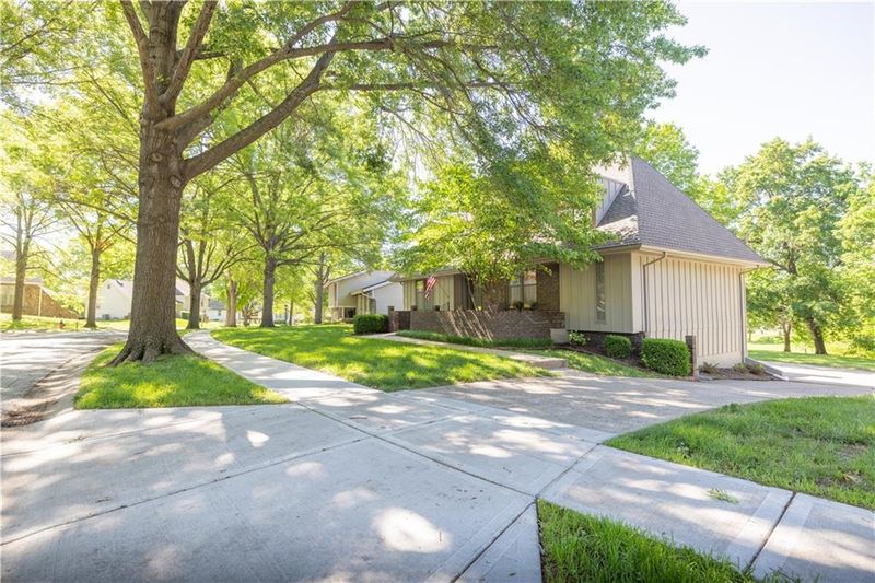 401 E 129th Ter, Kansas City, MO 64145
