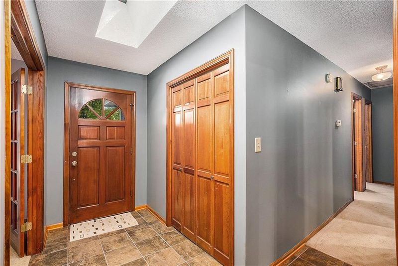 6116 N Amoret Ave, Kansas City, MO 64151