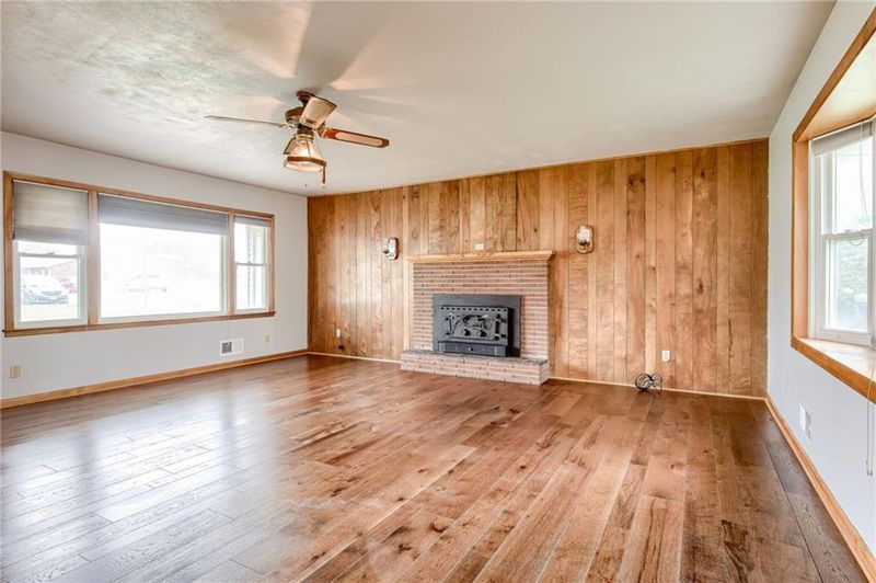 1200 Rice St, Pleasant Hill, MO 64080