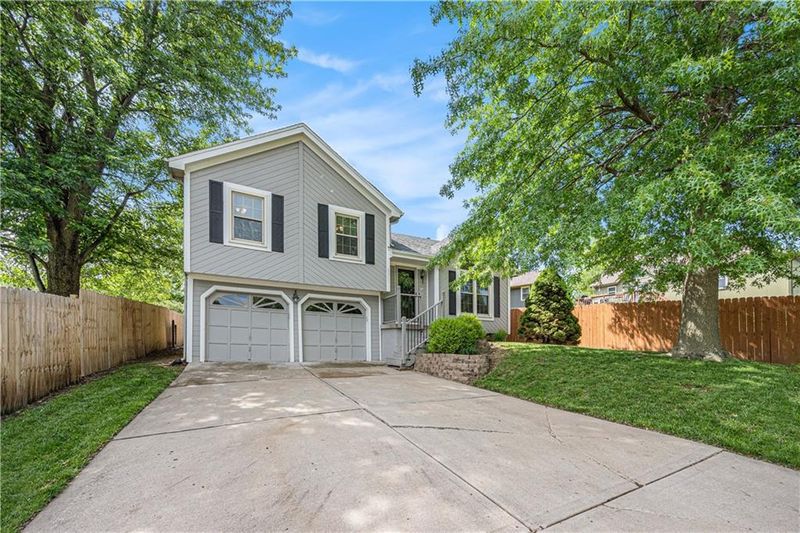 8311 NE 112th St, Kansas City, MO 64157