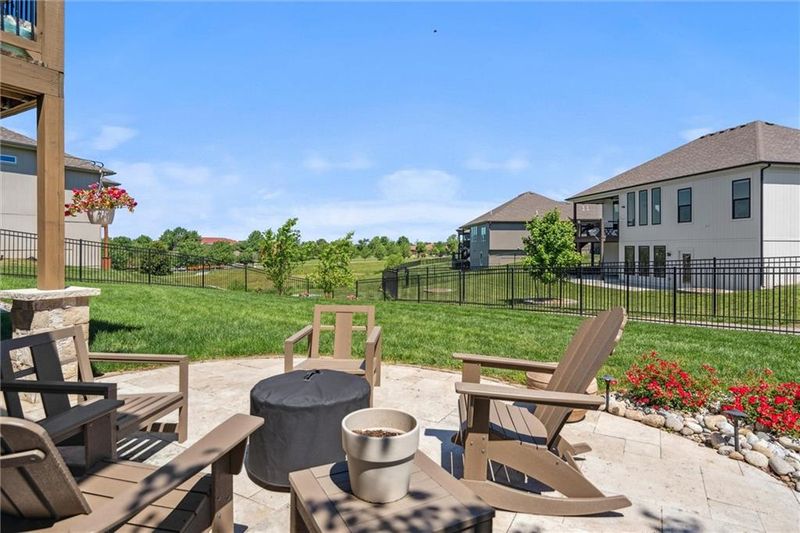 1108 NE Goshen Ct, Lee's Summit, MO 64064