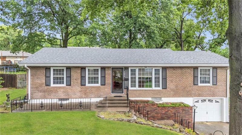 3640 47th Ter, Kansas City, MO 64117