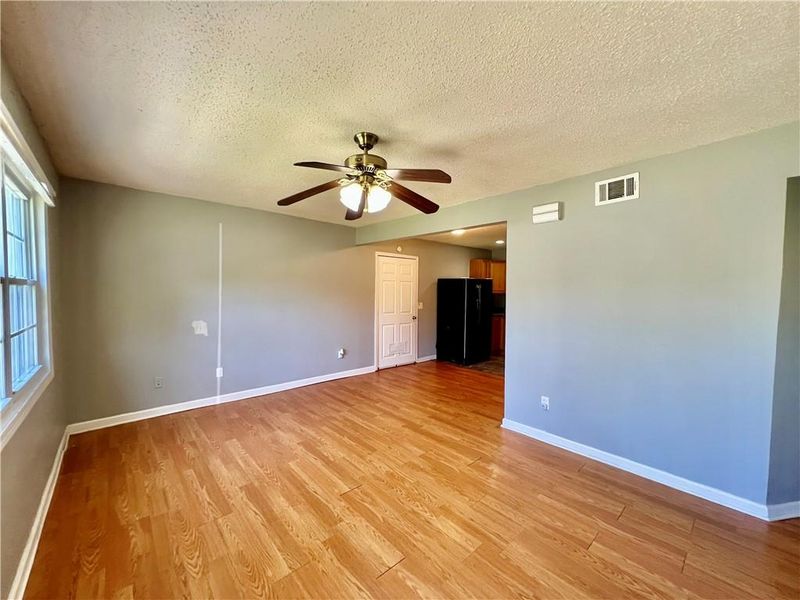 1208 E 80th St, Kansas City, MO 64131