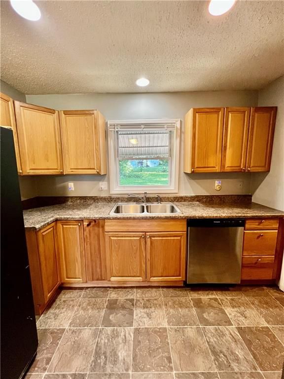 1208 E 80th St, Kansas City, MO 64131