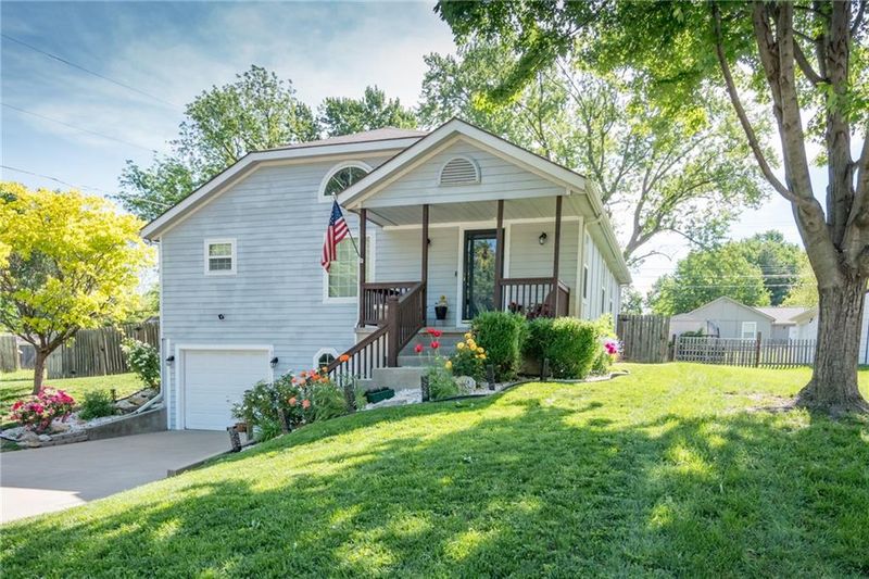 8601 England St, Overland Park, KS 66212
