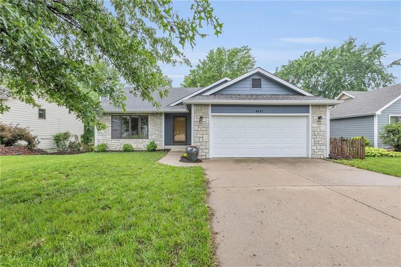 4217 Saddlehorn Dr, Lawrence, KS 66049