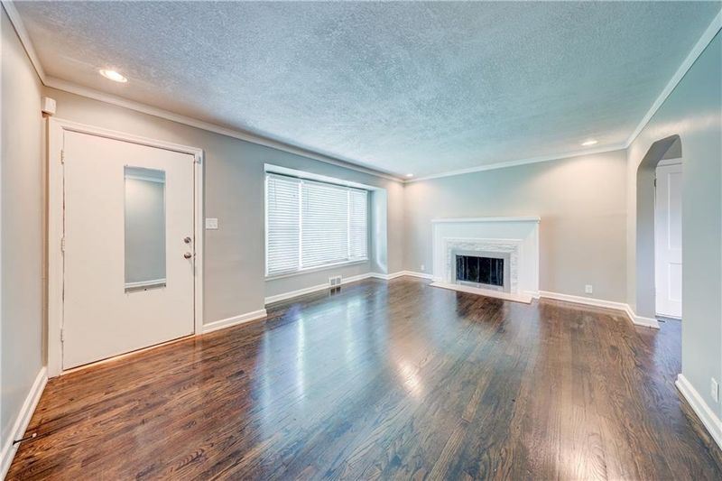 8727 Daniel Boone Rd, Kansas City, MO 64114